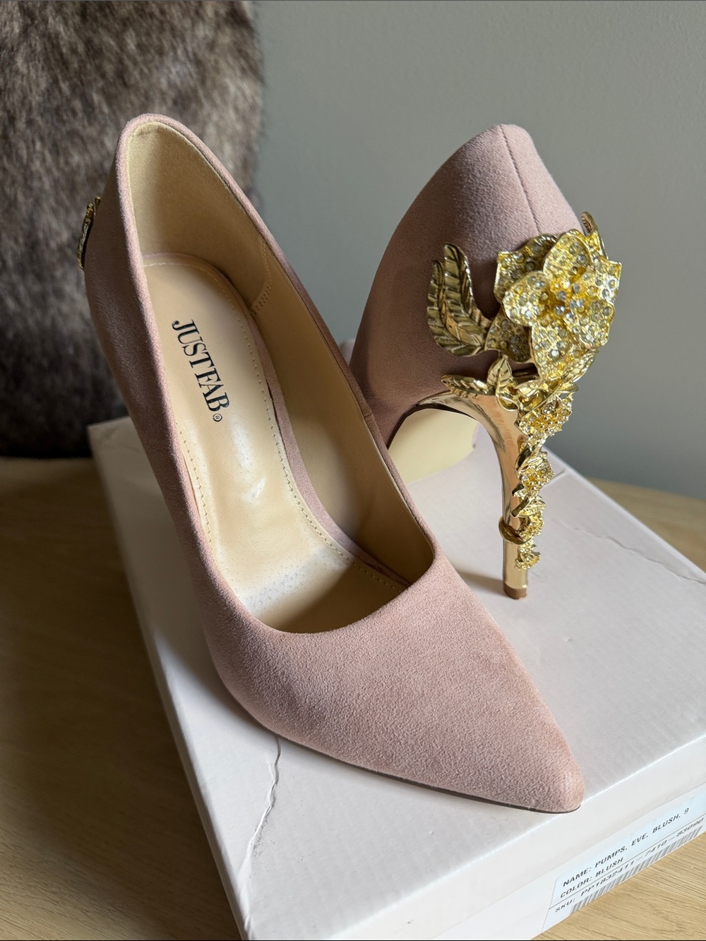 JustFab Dusty Pink Pointed Pumps with Gold Floral Sculpted Heel Size 9